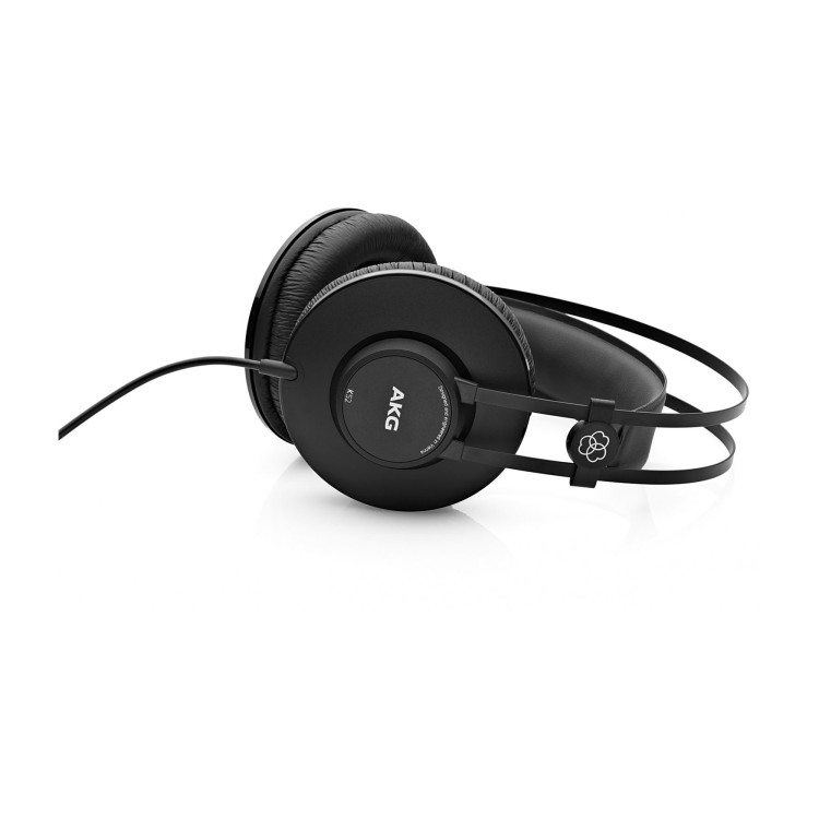 AKG K52