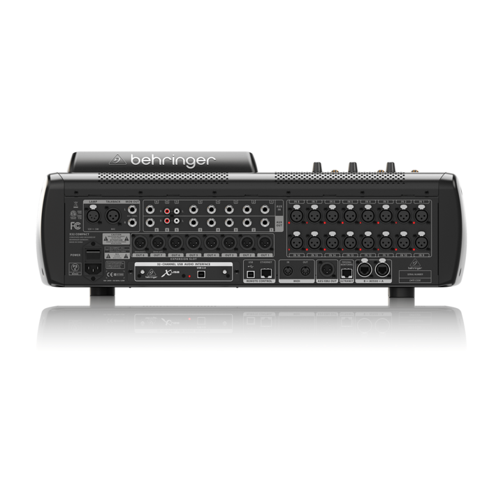 Behringer X32 Compact 4